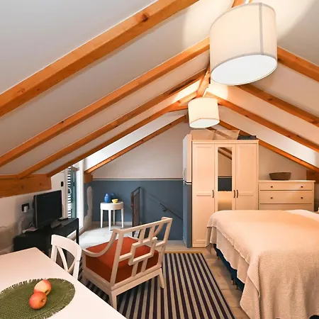 Milin Dom Premium アパートホテル 4*